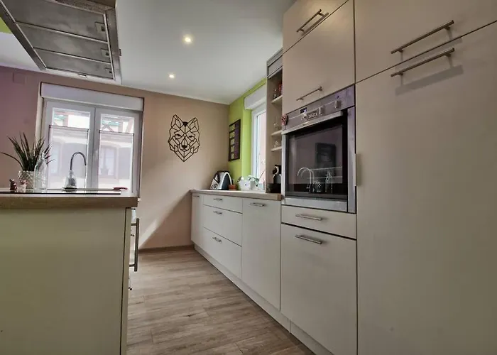 Aux Grains De Raisin - 6 Personnes - Cour Privee