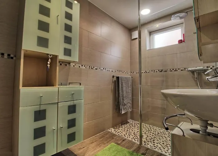 Holiday home Aux Grains De Raisin - 6 Personnes - Cour Privee Scherwiller